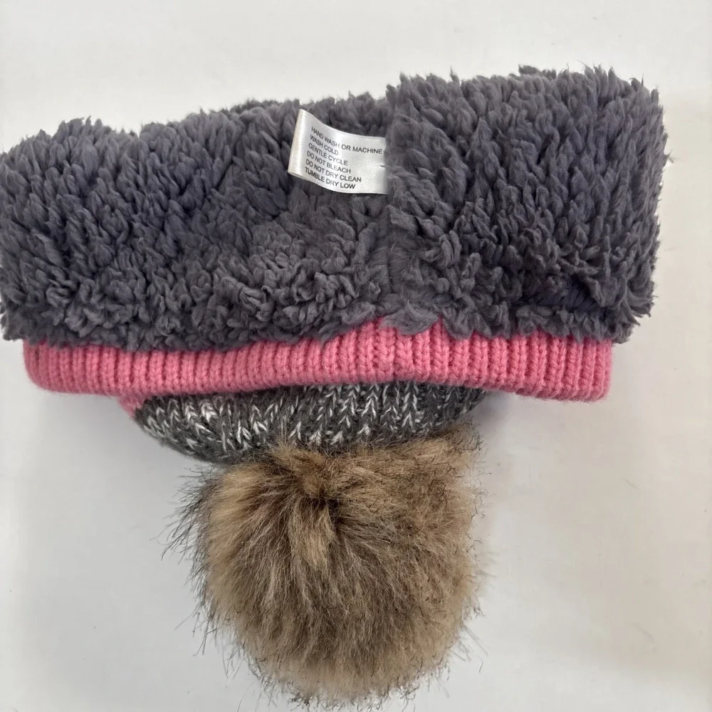 Clam Winter Womans Pink Beanie Hat Great Shape Very Warm Super Cute